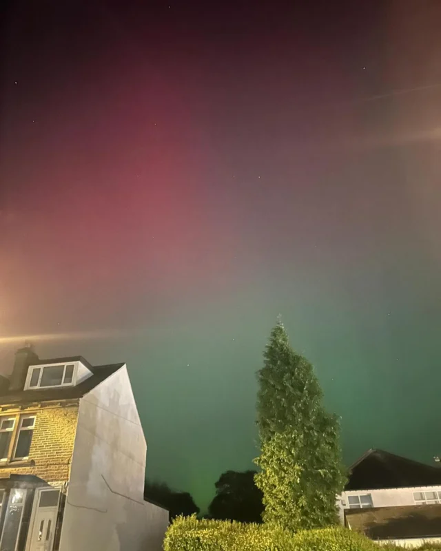 Incredible pic of the aurora opposite the salon tonight 😍 thank you @cherylstevens_ stunning